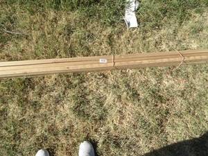lot 1324 image: 8Ft - 2x2 Wood