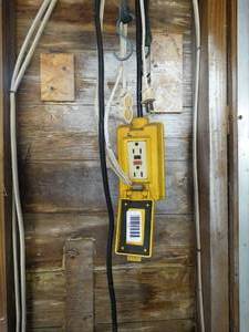 lot 1387 image: Short GFC Extension Cord