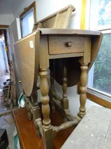 lot 1358 image: Round Folding Wood End Table