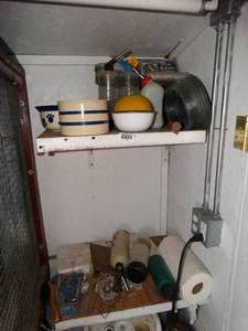 lot 1411 image: Lot of Bowls and Feeders