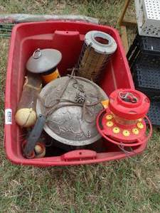lot 1539 image: Tub Full Of Bird Feeders