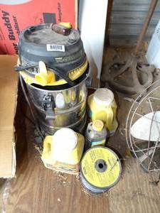 lot 1522 image: Wire Small Vac and More
