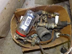lot 1570 image: Lot of plumbing parts