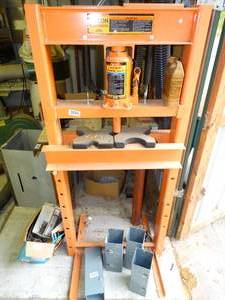 lot 1595 image: 20 Ton Shop Press