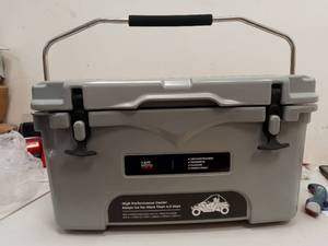 lot 7169 image: Kemimoto High Performance Cooler 26qt