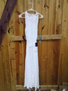 lot 7191 image: White gown Size xs