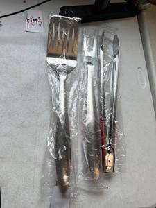 lot 885 image: Leonyo BBQ Grill Accessories Heavy Duty Grill Utensils