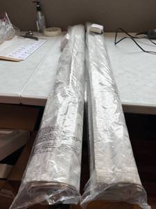 lot 887 image: set of two Roman blinds gray thats approximately 39 34 inch wide.