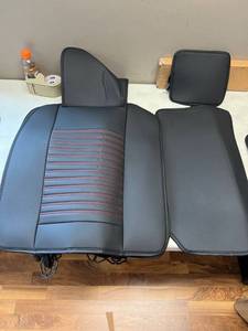 lot 921 image: Universal front seat for an SUVtruck