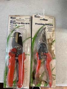 lot 924 image: Set of 2 Pruning Shears. New Old Stock
