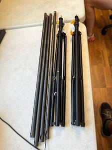 lot 969 image: two tripods and top bar for a backdrop