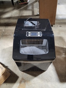 lot 516 image: Frigidaire Countertop Ice Maker
