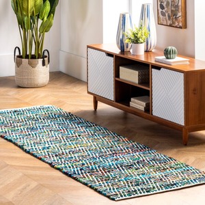 lot 909 image: nuLOOM Augusta 26 x 6 Green Indoor Stripe Runner Rug
