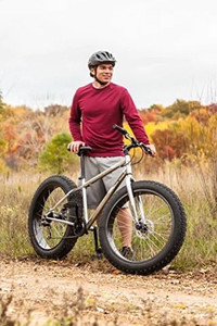 lot 1202 image: Mongoose Mens Malus Fat Tire Bike, Silver 26��
