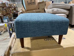 lot 3135 image: Apricot Furnishings Green Velvet Ottoman