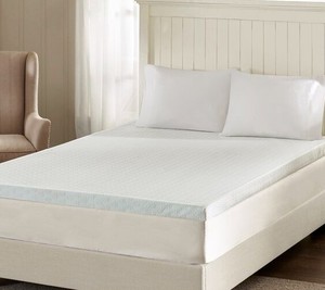 lot 2112 image: Memory Foam Matress Topper Twin