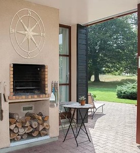 lot 2313 image: Creative Co-Op White Compass Wall Accent