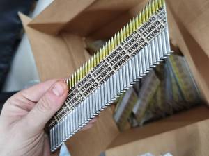 lot 1499 image: Box Of Dewalt Nails For Nail Gun, Silver