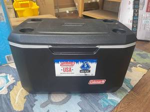 lot 3667 image: New 100 can Coleman cooler