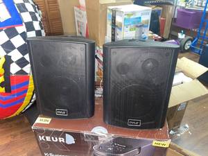 lot 3668 image: Bluetooth indooroutdoor Pyle speakers. sound great