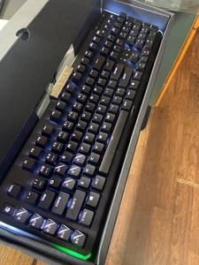 lot 3679 image: EVGA z20 Keyboard