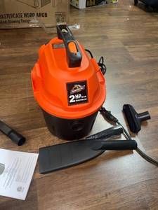 lot 3684 image: New ArmerAll shop vac
