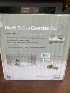 lot 3703 image: Pet play pen