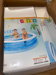 lot 3709 image: Intex pool . out of box