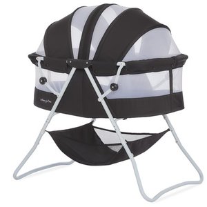 lot 112 image: Dream On Me Karley Bassinet, Lightweight, Double Canopy, Sleeping pad Included, Black