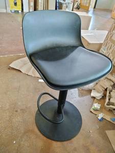 lot 196 image: black chair , pack of 2