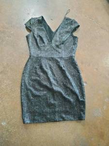 lot 245 image: dress the population, size L