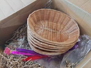 lot 274 image: Wicker basket pack of 8