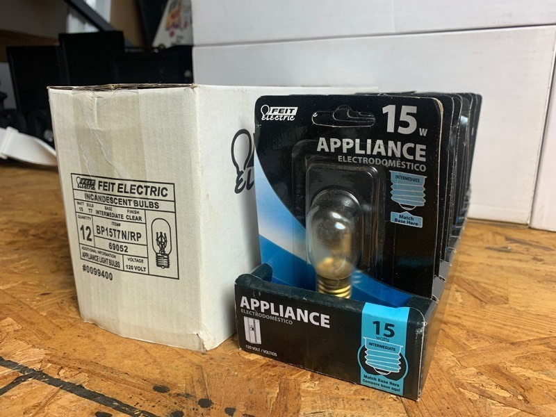 lot 381 image: 12 New Feit Electric Incandescent 15w Appliance Light Bulbs
