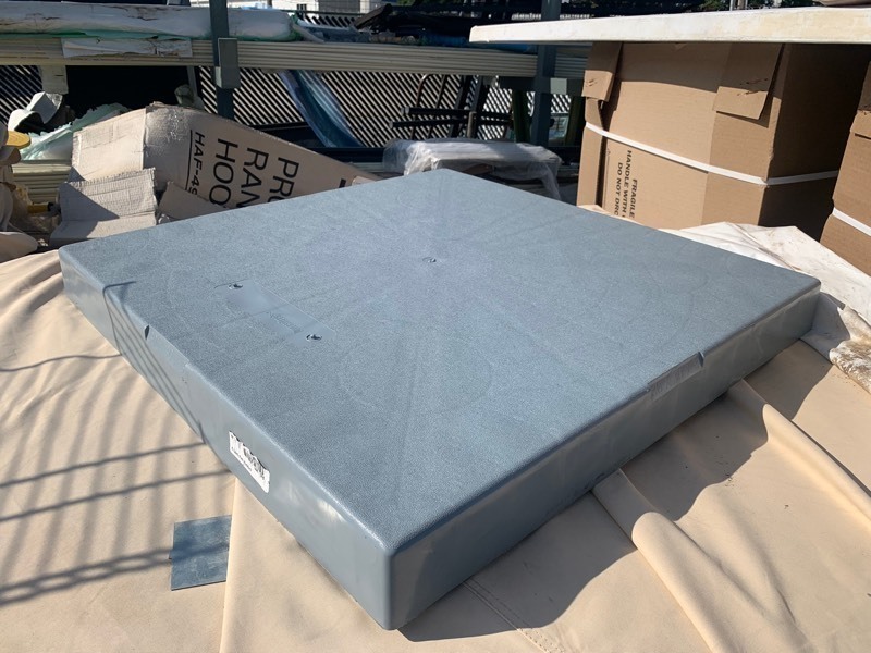 lot 224 image: 30x30x3 Thick E Lite Poly Pad