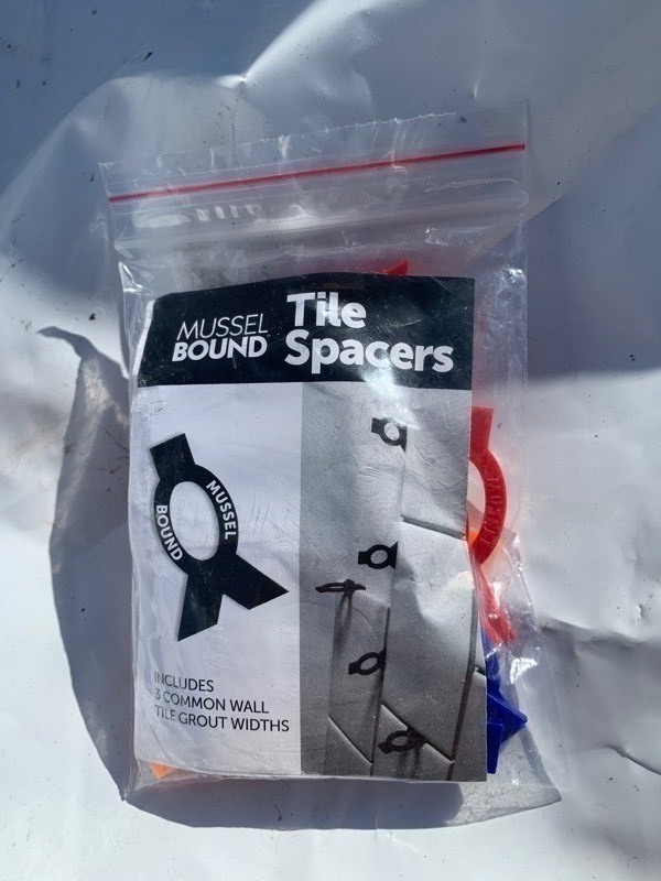lot 315 image: 50 Bags w 18 Tile Spacers In Each Bag