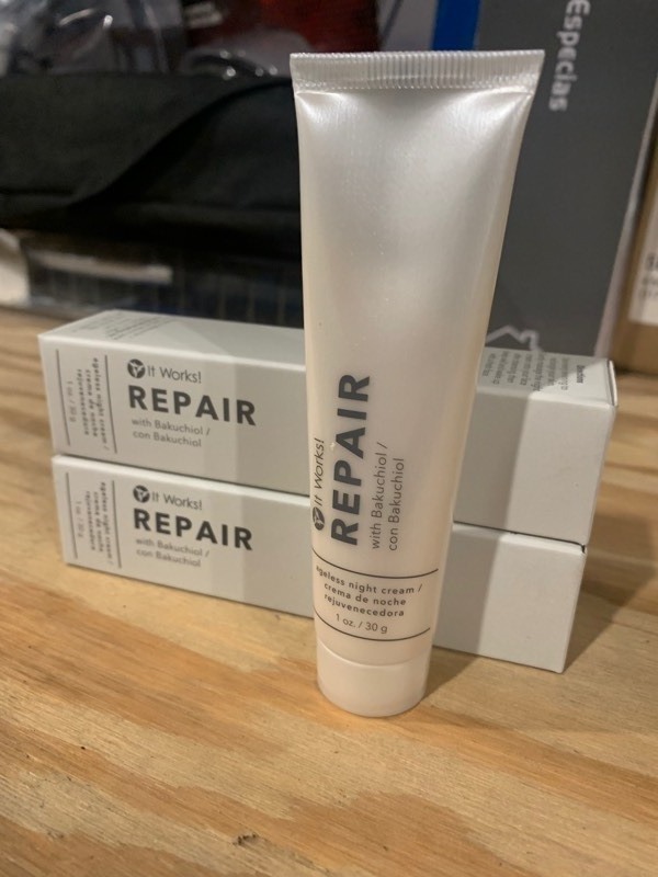 lot 370 image: 2 New Bottles of It Works Repair Ageless Night Cream