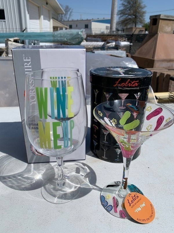 lot 430 image: New Drinking Glads Bundle XL Giant Wine Glass and Lolita Hand Painted Flip Flop Martini Glass