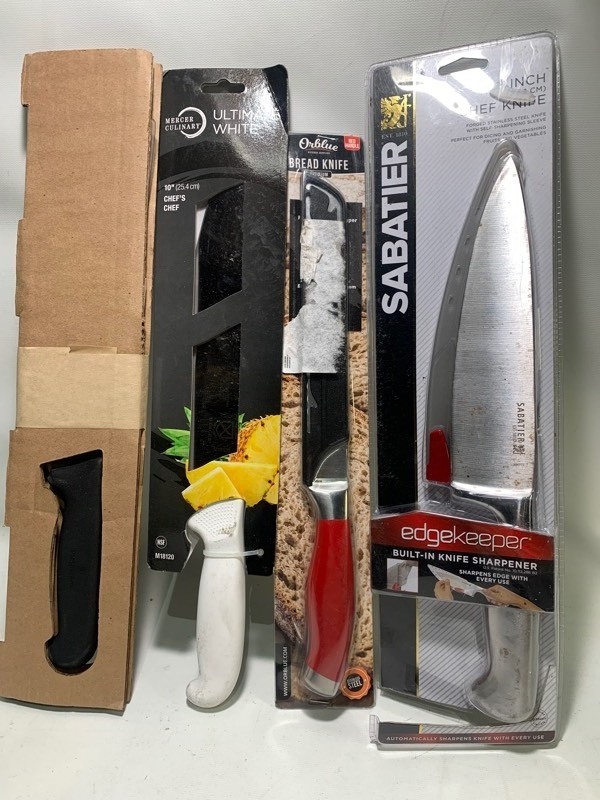 lot 343 image: 4pc Miscellaneous Individual Knife Bundle