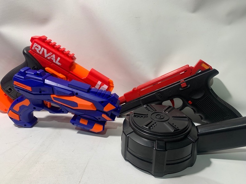 lot 154 image: Miscellaneous Toy Gun Lot