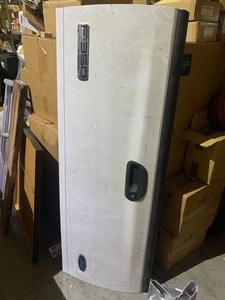 lot 64 image: Ford F-350 Super Duty 24x64 White Truck Tailgate