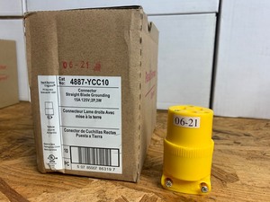 lot 87 image: 10 New Pass & Seymour Yellow Connector Straight Blade Grounding