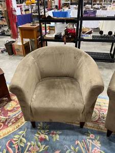 lot 1014 image: Brown microfiber barrel chair