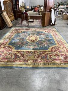 lot 1018 image: Large area rug 172 x 140