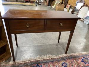 lot 1019 image: Kittinger two drawer sofa table 35 x 48 x 21