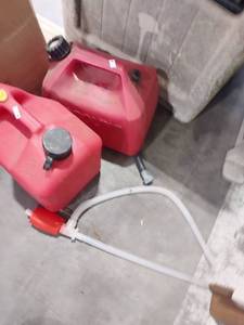 lot 1116 image: Gas cans