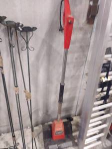 lot 1122 image: Toro power shovel
