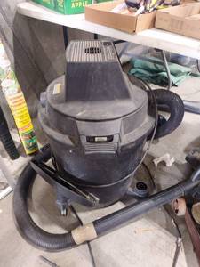 lot 1126 image: Craftsman shop vac