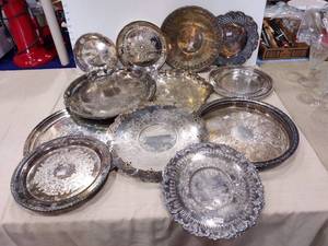 lot 1136 image: Assorted silver plate platters