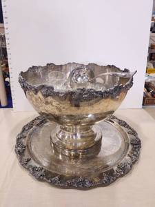 lot 1143 image: Silver plate punch bowl platter and glass cups