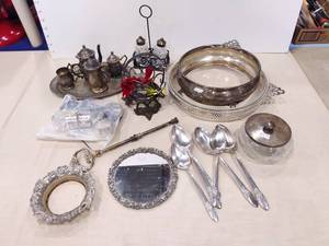 lot 1144 image: Assorted silverplate